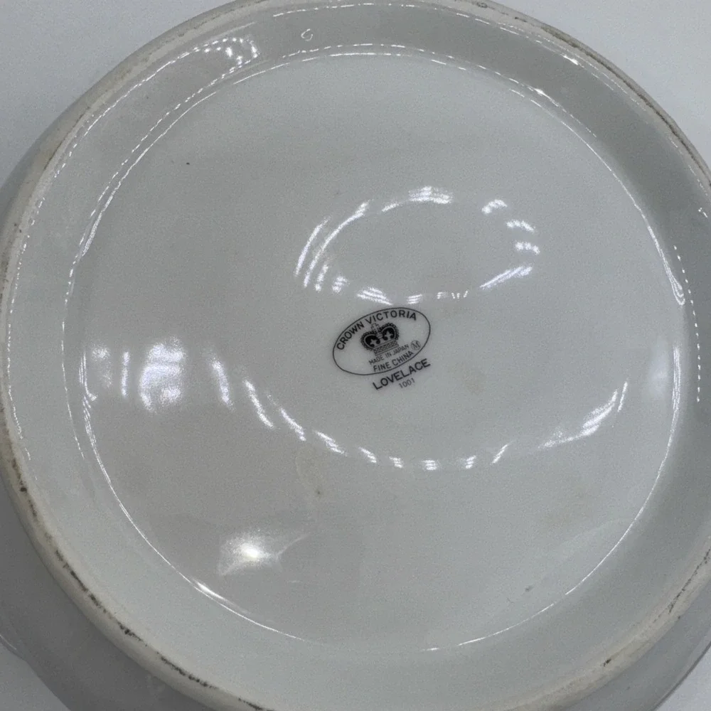 Covered Vegetable Bowl Crown Victoria Lovelace‎ Fine China Casserole Japan